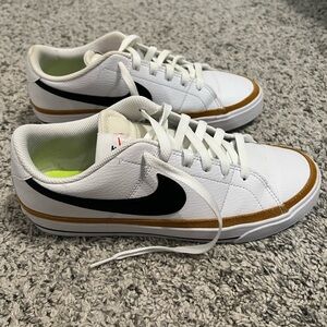 Nike Court Legacy Sneakers